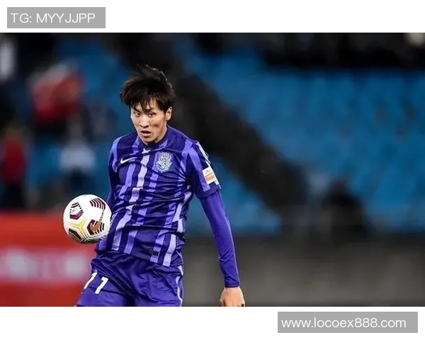 中国足球明星球员号揭秘：他们如何成为国内外足坛的焦点人物