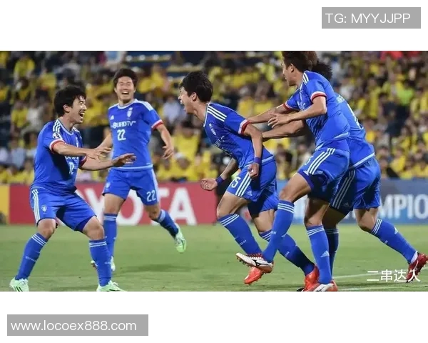 疯狂的足球每周一晚精彩开播 热血对决助你畅享足球盛宴