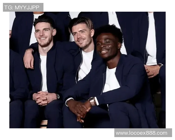 足球球星们的生活揭秘：赛场外的训练、商业投资与公益行动